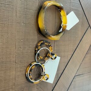 Yellow and Brown Tortoiseshell Bracelet and Earring Set